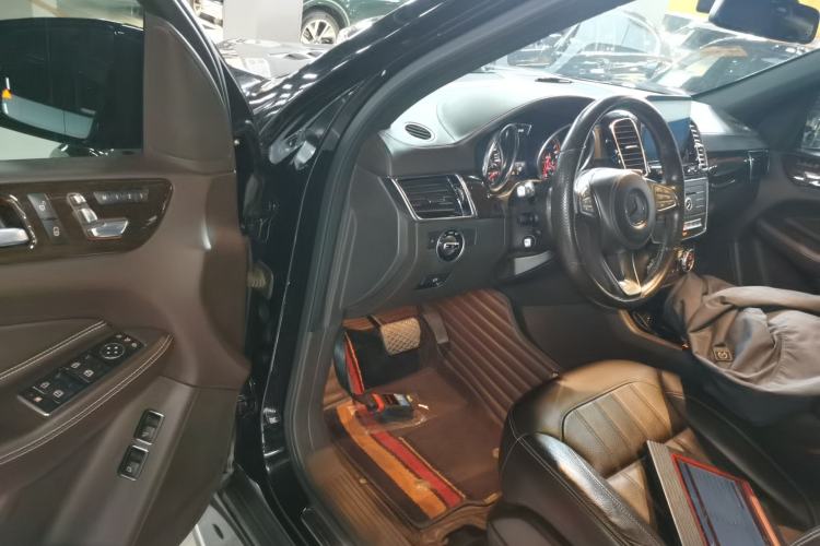 Used Mercedes-Benz GLS 2017 GLS 400 4MATIC Dynamic Model Interior 3