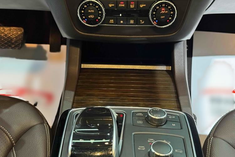 Used Mercedes-Benz GLS 2017 GLS 400 4MATIC Dynamic Model Interior 3
