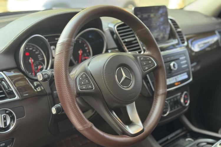 Used Mercedes-Benz GLS 2017 GLS 400 4MATIC Dynamic Model Interior 3