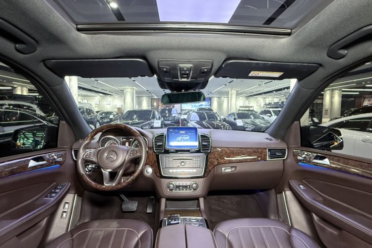 Used Mercedes-Benz GLS 2017 GLS 400 4MATIC Dynamic Model Interior 4