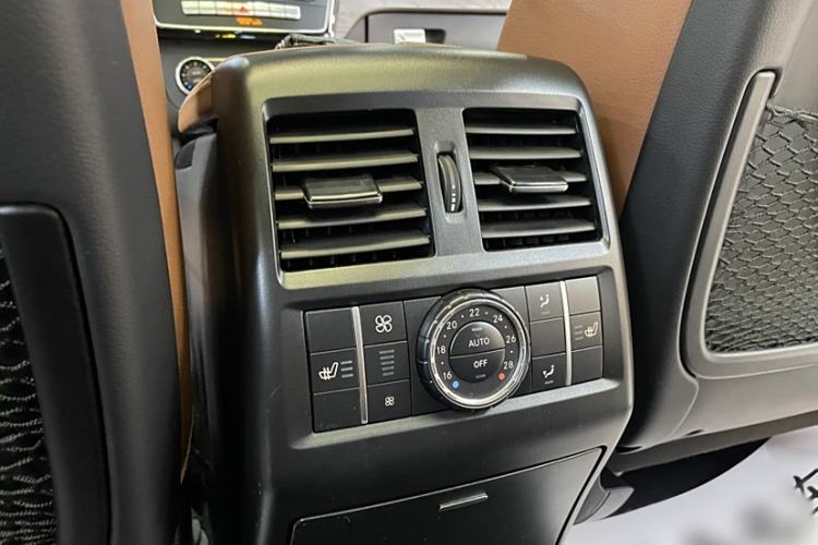 Used Mercedes-Benz GLS 2017 GLS 400 4MATIC Luxury Model Interior 4