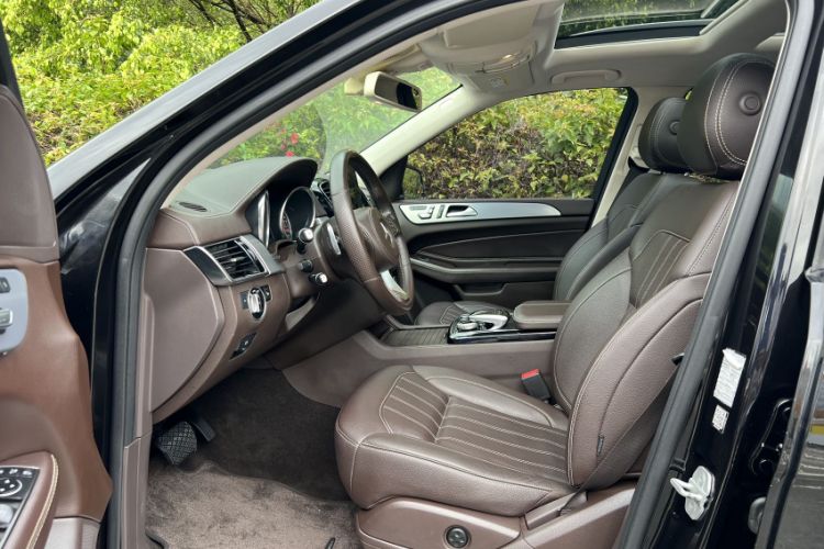 Used Mercedes-Benz GLS 2017 GLS 400 4MATIC Fashion Edition Interior 4