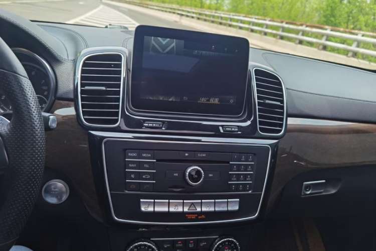 Used Mercedes-Benz GLS 2017 GLS 400 4MATIC Dynamic Model Interior 4