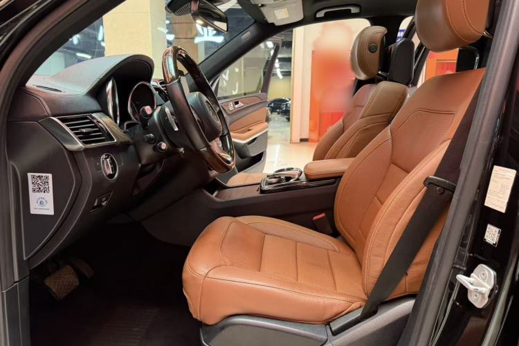 Used Mercedes-Benz GLS 2017 GLS 500 4MATIC Interior 4