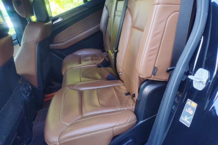 Used Mercedes-Benz GLS 2017 GLS 400 4MATIC Luxury Model Interior 4