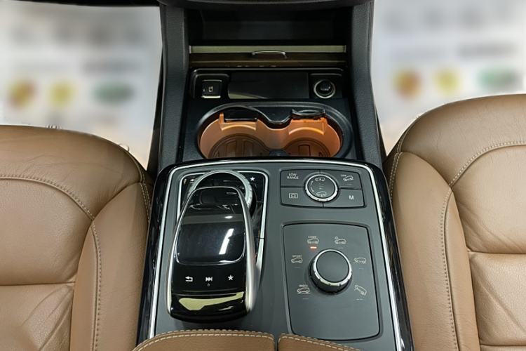 Used Mercedes-Benz GLS 2017 GLS 400 4MATIC Luxury Model Interior 5