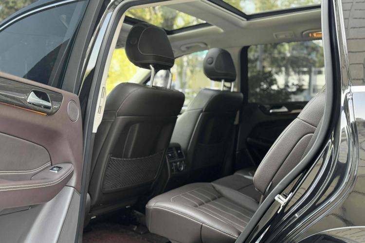 Used Mercedes-Benz GLS 2017 GLS 400 4MATIC Dynamic Model Interior 5