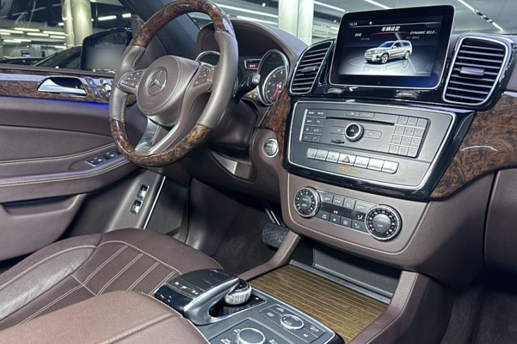 Used Mercedes-Benz GLS 2017 GLS 400 4MATIC Dynamic Model Interior 6