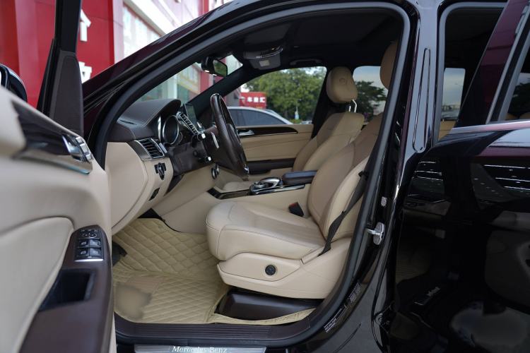 Used Mercedes-Benz GLS 2017 GLS 400 4MATIC Dynamic Model Interior 6