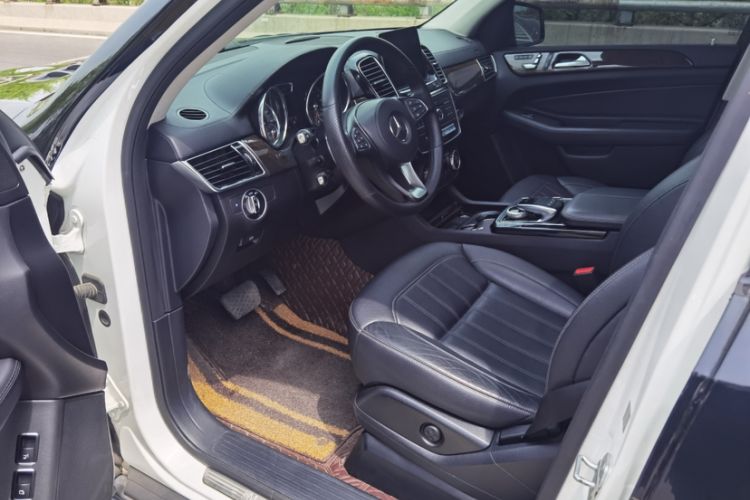 Used Mercedes-Benz GLS 2017 GLS 400 4MATIC Dynamic Model Interior 6