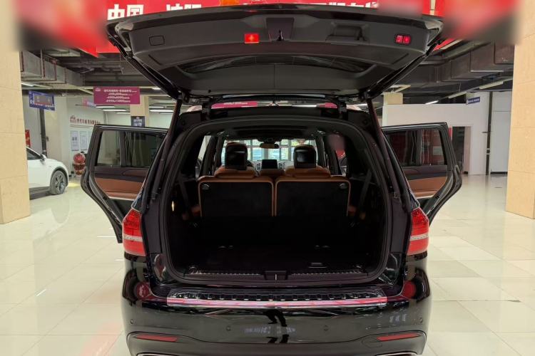 Used Mercedes-Benz GLS 2017 GLS 500 4MATIC Interior 6