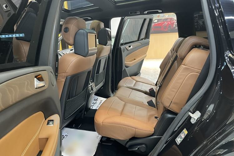 Used Mercedes-Benz GLS 2017 GLS 400 4MATIC Luxury Model Interior 7