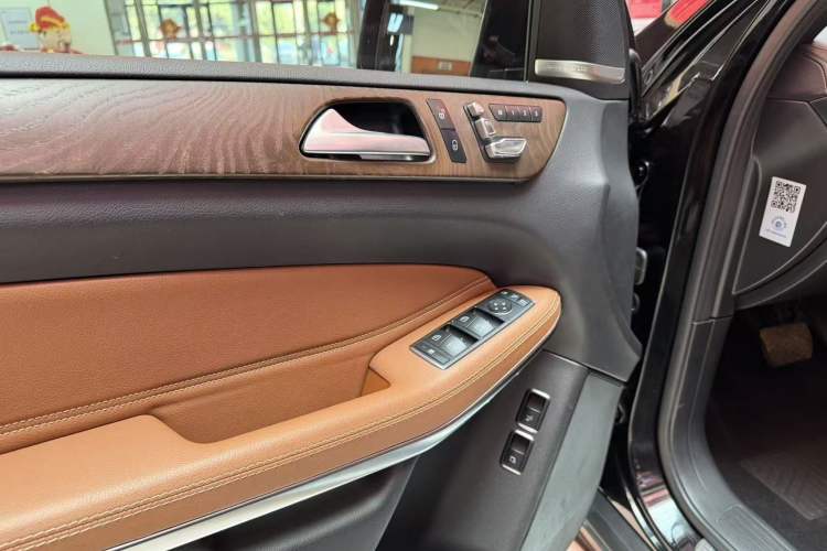 Used Mercedes-Benz GLS 2017 GLS 500 4MATIC Interior 7