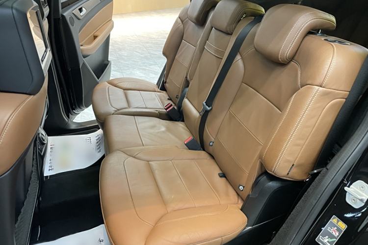 Used Mercedes-Benz GLS 2017 GLS 400 4MATIC Luxury Model Interior 8