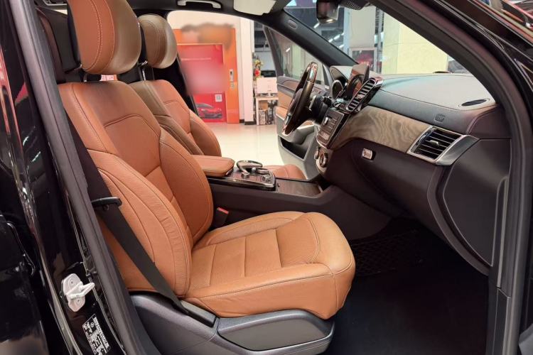 Used Mercedes-Benz GLS 2017 GLS 500 4MATIC Interior 8