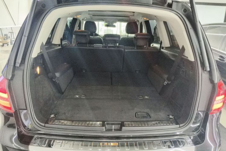Used Mercedes-Benz GLS 2017 GLS 400 4MATIC Dynamic Model Interior 9