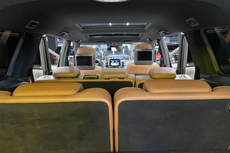 Used Mercedes-Benz GLS 2017 GLS 400 4MATIC Luxury Model Interior 9