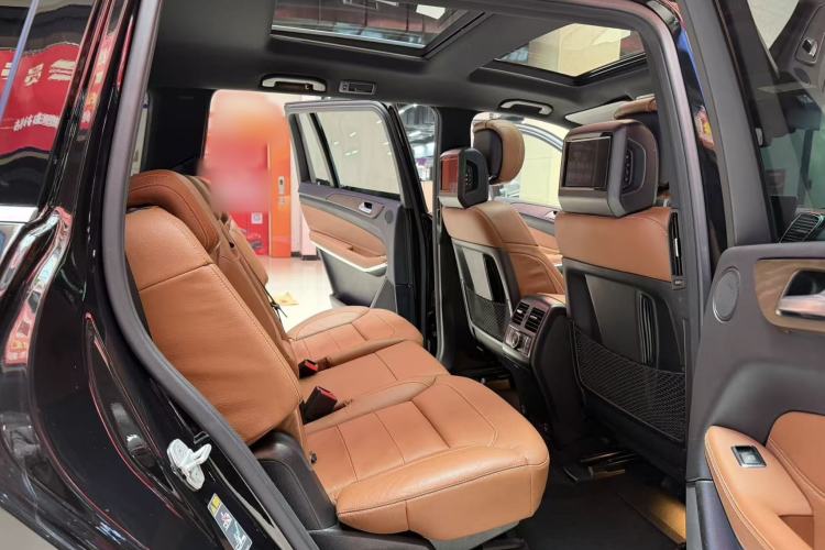 Used Mercedes-Benz GLS 2017 GLS 500 4MATIC Interior 9