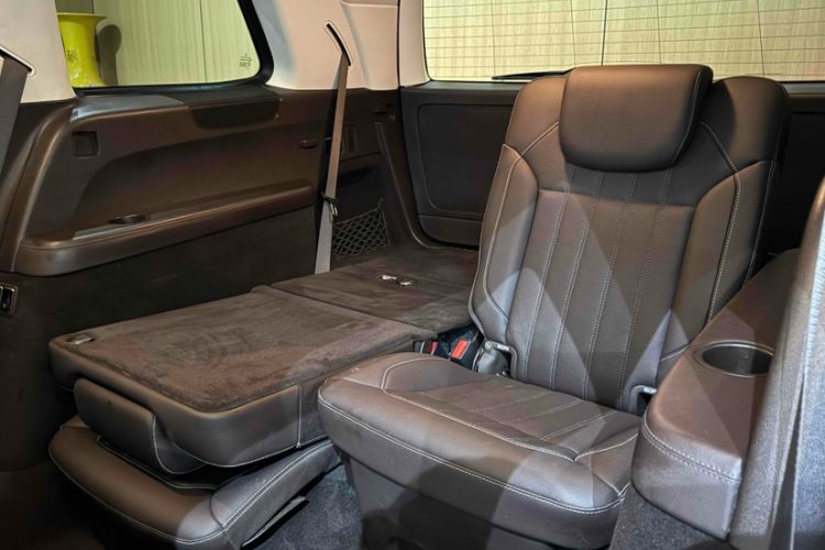 Used Mercedes-Benz GLS 2017 GLS 400 4MATIC Dynamic Model Interior 9