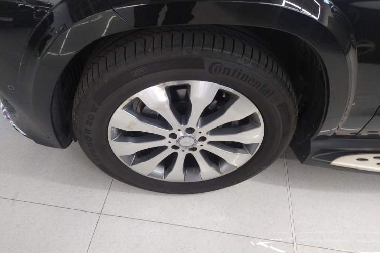 Used Mercedes-Benz GLS 2017 GLS 400 4MATIC Dynamic Model Left Front Wheel Hub
