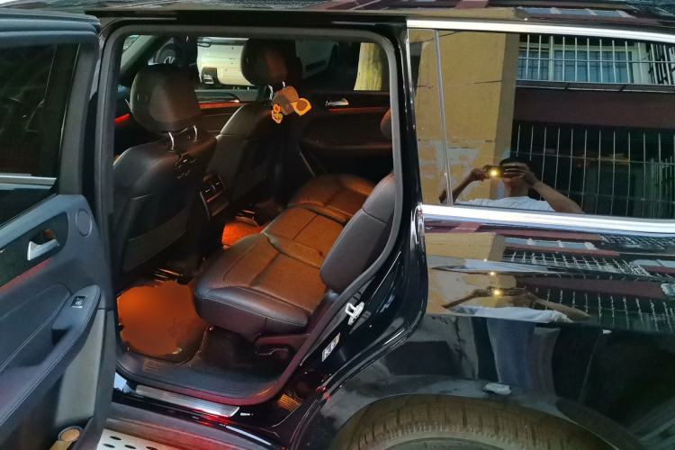 Used Mercedes-Benz GLS  Left Rear Seat