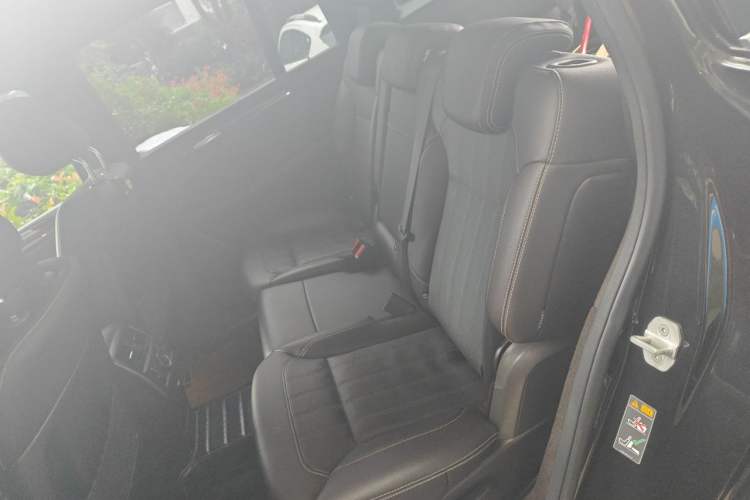 Used Mercedes-Benz GLS 2017 GLS 400 4MATIC Dynamic Model Left Rear Seat