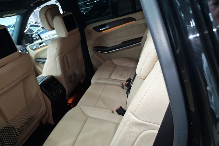 Used Mercedes-Benz GLS 2017 GLS 500 4MATIC Left Rear Seat