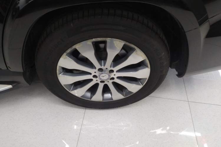 Used Mercedes-Benz GLS 2017 GLS 400 4MATIC Dynamic Model Left Rear Wheel Hub