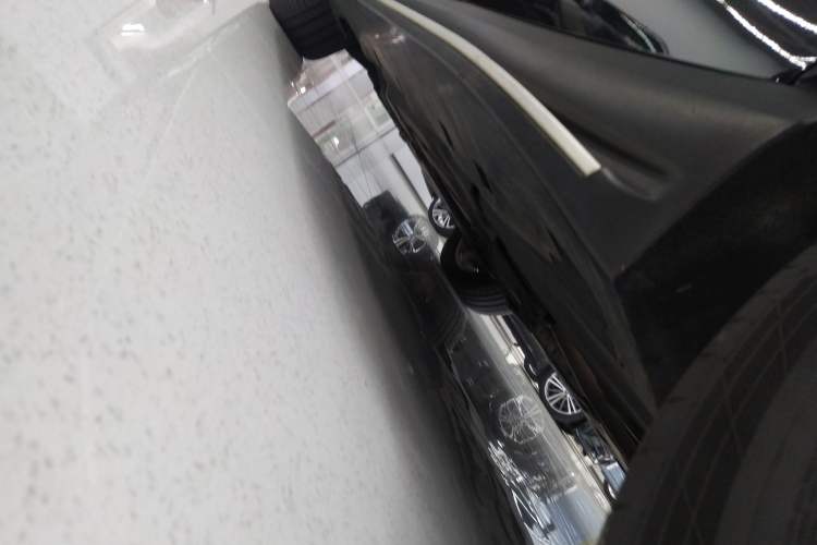 Used Mercedes-Benz GLS 2017 GLS 400 4MATIC Dynamic Model Left Side Sill