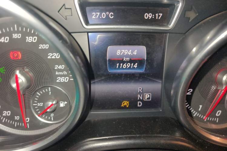 Used Mercedes-Benz GLS  Odometer Close Up