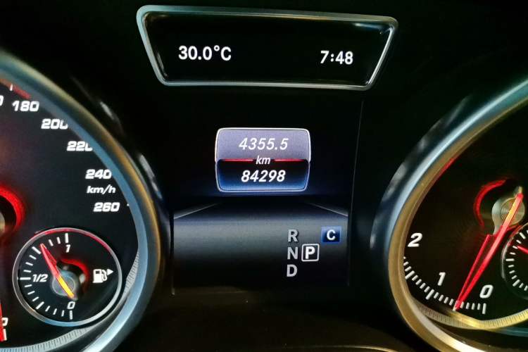 Used Mercedes-Benz GLS  Odometer Close Up