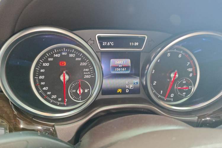 Used Mercedes-Benz GLS 2017 GLS 400 4MATIC Dynamic Model Odometer Close Up