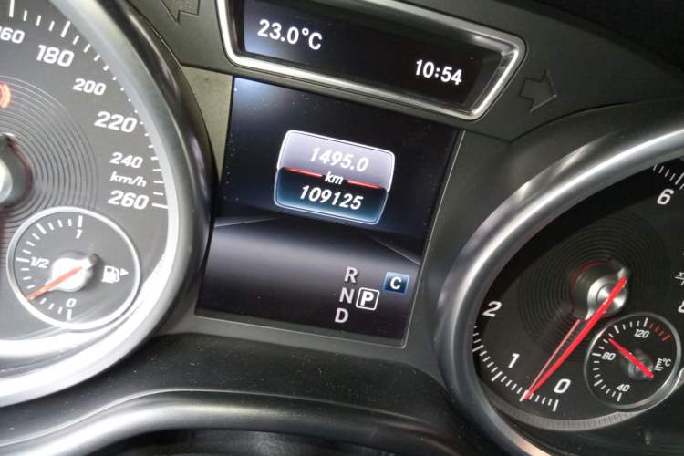 Used Mercedes-Benz GLS 2017 GLS 400 4MATIC Fashion Edition Odometer Close Up