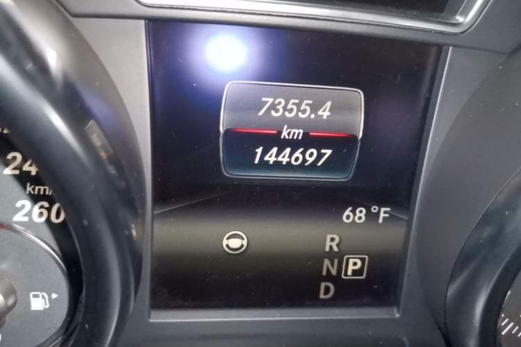 Used Mercedes-Benz GLS  Odometer Close Up