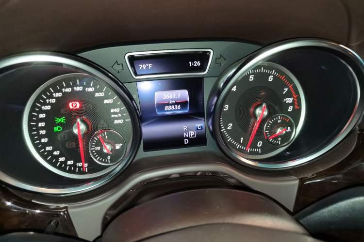 Used Mercedes-Benz GLS  Odometer Close Up