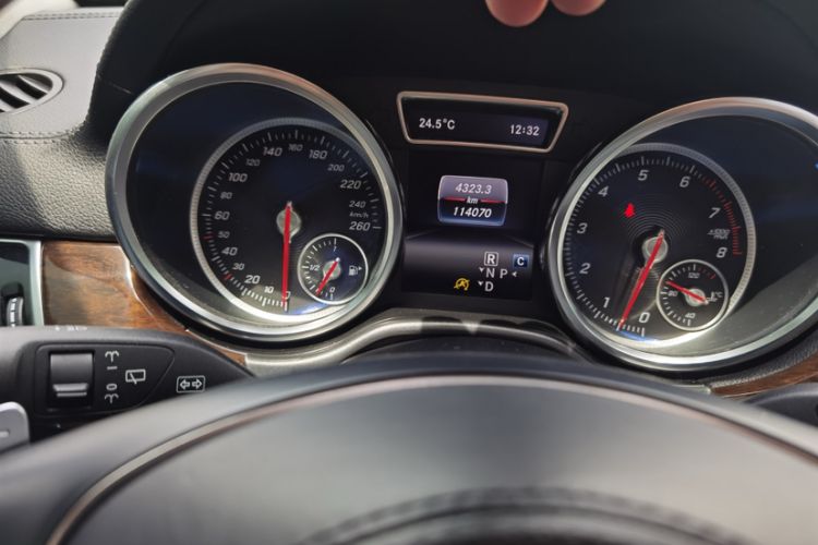 Used Mercedes-Benz GLS 2017 GLS 400 4MATIC Dynamic Model Odometer Close Up