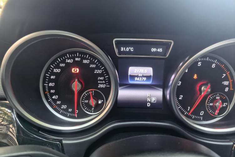 Used Mercedes-Benz GLS  Odometer Close Up
