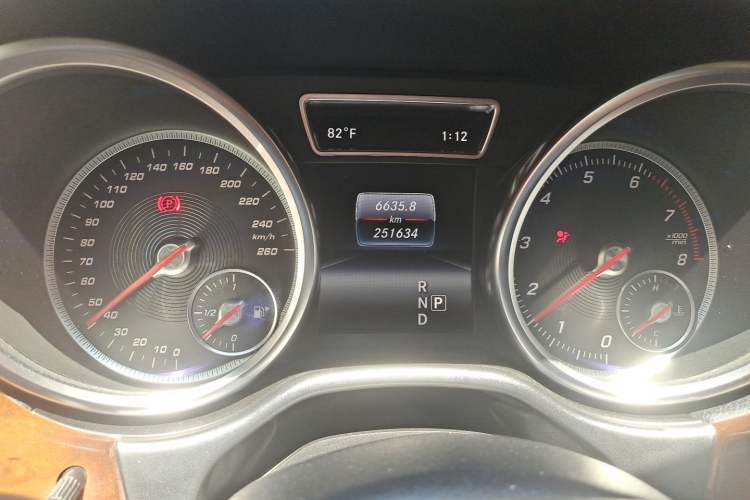 Used Mercedes-Benz GLS  Odometer Close Up