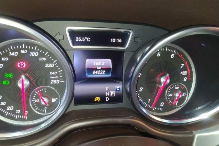 Used Mercedes-Benz GLS 2017 GLS 400 4MATIC Dynamic Model Odometer Close Up