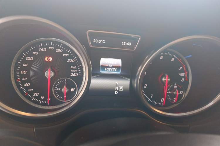Used Mercedes-Benz GLS 2017 GLS 500 4MATIC Odometer Close Up