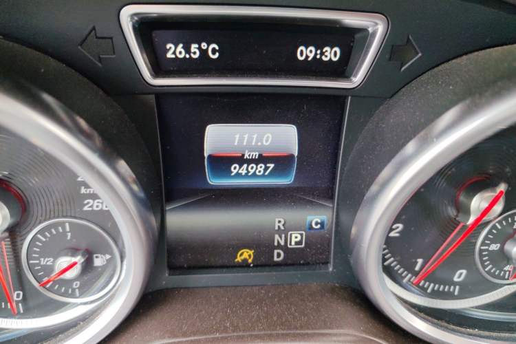 Used Mercedes-Benz GLS 2017 GLS 400 4MATIC Dynamic Model Odometer Close Up