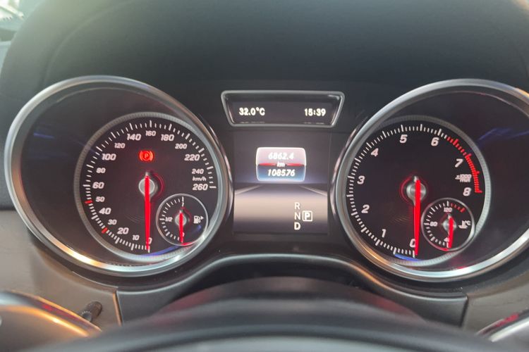 Used Mercedes-Benz GLS 2017 GLS 500 4MATIC Odometer Close Up