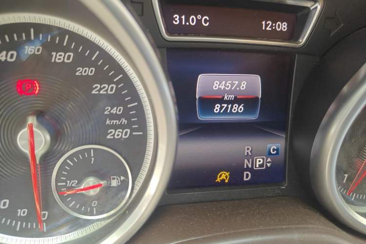 Used Mercedes-Benz GLS 2017 GLS 400 4MATIC Dynamic Model Odometer Close Up