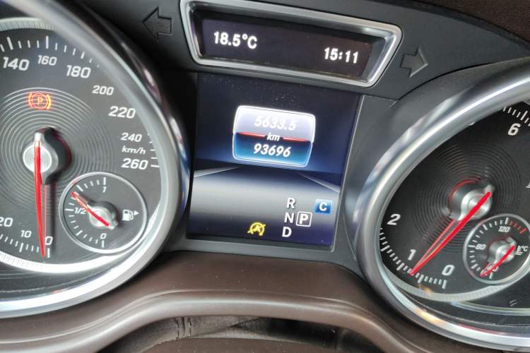 Used Mercedes-Benz GLS 2017 GLS 400 4MATIC Dynamic Model Odometer Close Up