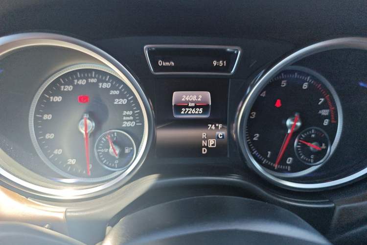 Used Mercedes-Benz GLS  Odometer Close Up