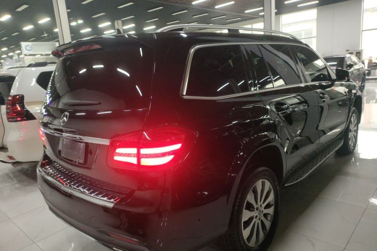 Used Mercedes-Benz GLS 2017 GLS 400 4MATIC Dynamic Model Rear Right 45 Deg