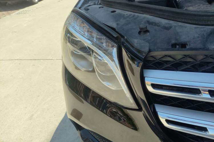 Used Mercedes-Benz GLS 2017 GLS 400 4MATIC Luxury Model Right Front Headlight