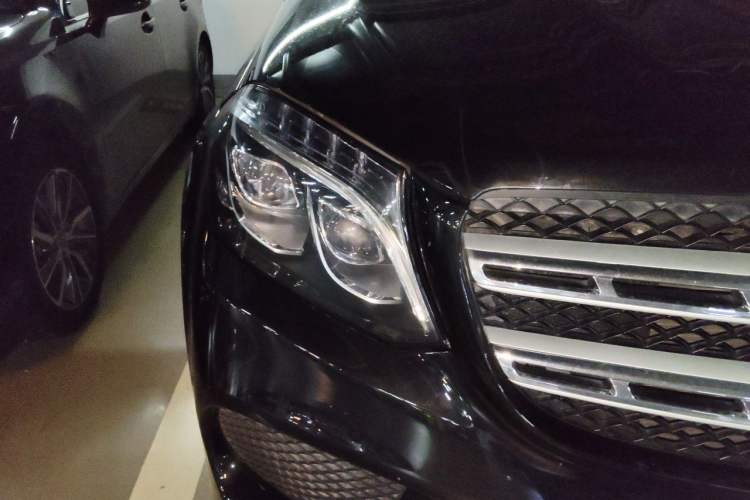 Used Mercedes-Benz GLS 2017 GLS 400 4MATIC Luxury Model Right Front Headlight