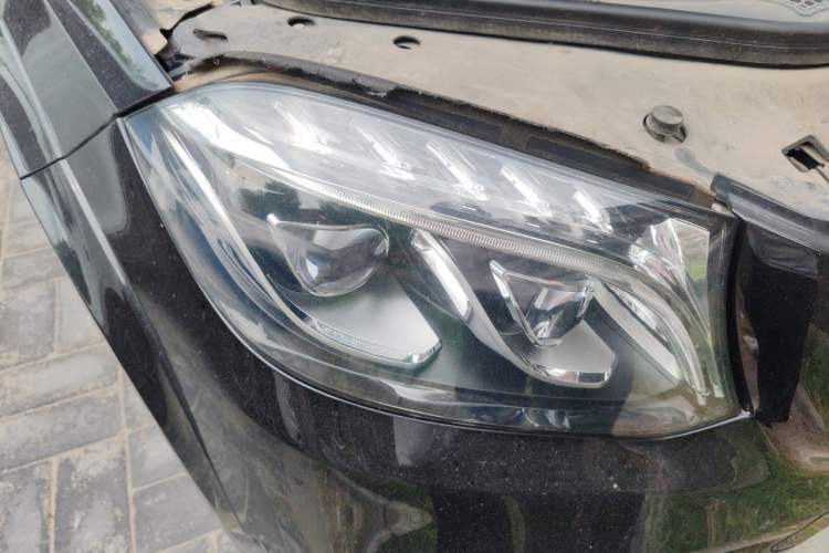 Used Mercedes-Benz GLS 2017 GLS 400 4MATIC Dynamic Model Right Front Headlight