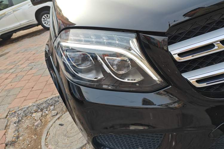 Used Mercedes-Benz GLS 2017 GLS 400 4MATIC Fashion Edition Right Front Headlight